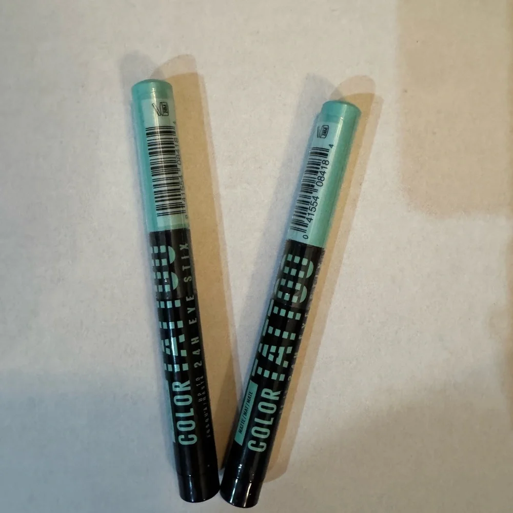 2 Maybelline Color Tattoo Longwear Multi-Use Eye Shadow Stix, I am Giving